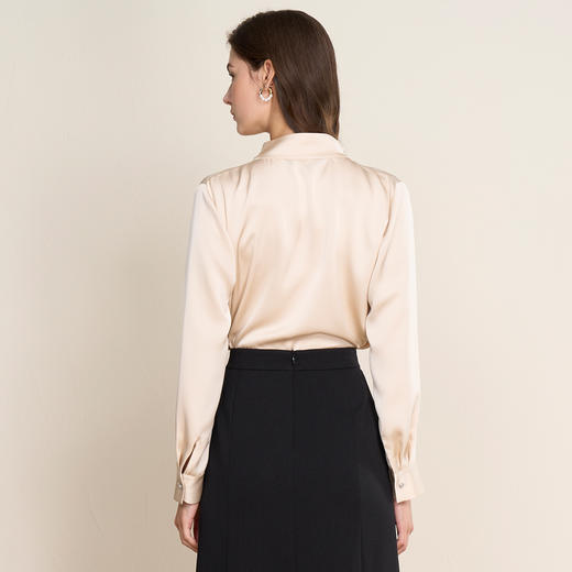 EITIE爱特爱气质抽绳木耳领直筒显瘦秋新款缎面衬衫上衣C2513826 商品图9