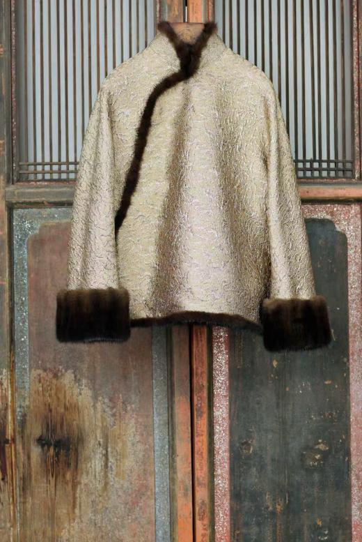 盛唐牡丹 | 金丝浮雕水貂偏襟棉上衣 商品图0