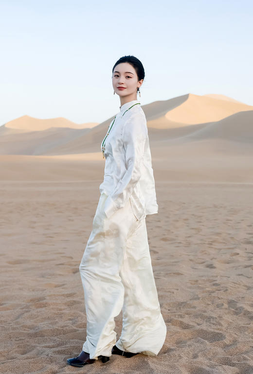 盛唐牡丹| 珍珠白真丝竹子纹偏襟上衣 商品图3