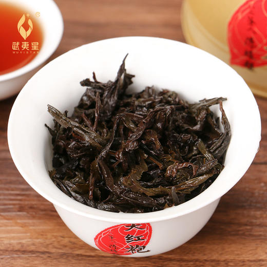 武夷星 八三茶人50克金罐大红袍武夷山岩茶，岩骨花香，香气高扬！ 商品图3