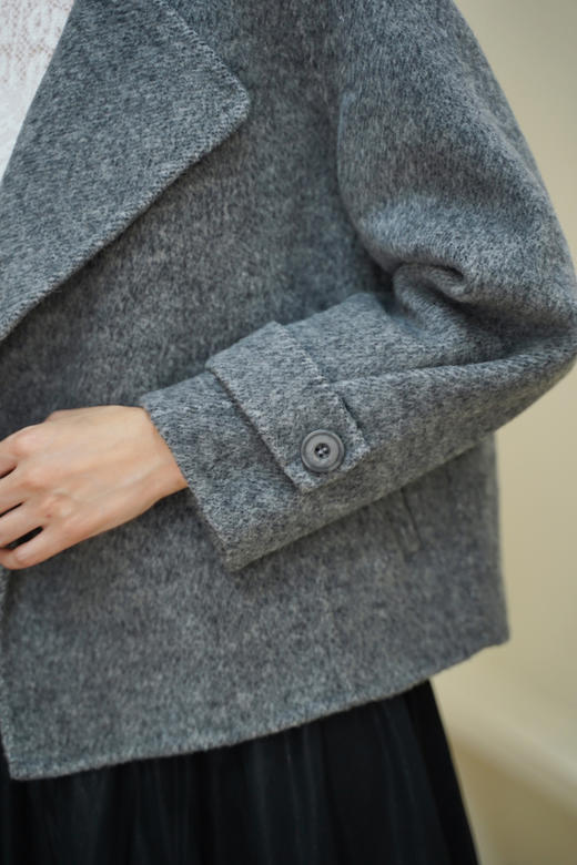 臣禾	西装领羊毛呢大衣 两粒扣短外套	JZ254080575 商品图7