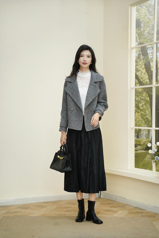 臣禾	西装领羊毛呢大衣 两粒扣短外套	JZ254080575 商品图2