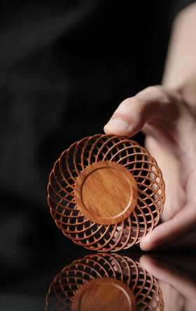 镂空编织纹·非洲酸枝杯垫