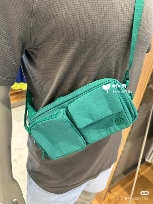 现货 LULU的爆款男女小斜挎包.. 很难得，价格好 商品图3