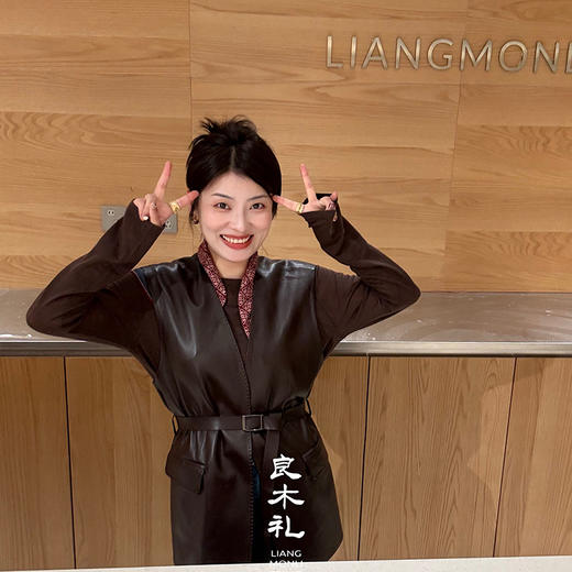 【预售7天】良木礼山羊鹿纹皮马甲（腰带）（Q259115） 商品图1