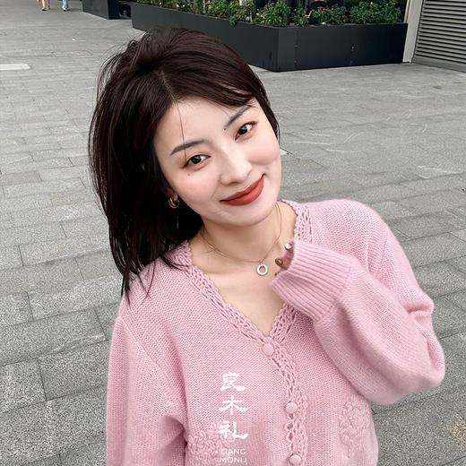 【预售7天】良木礼山羊绒V领开衫（Q2584522） 商品图1