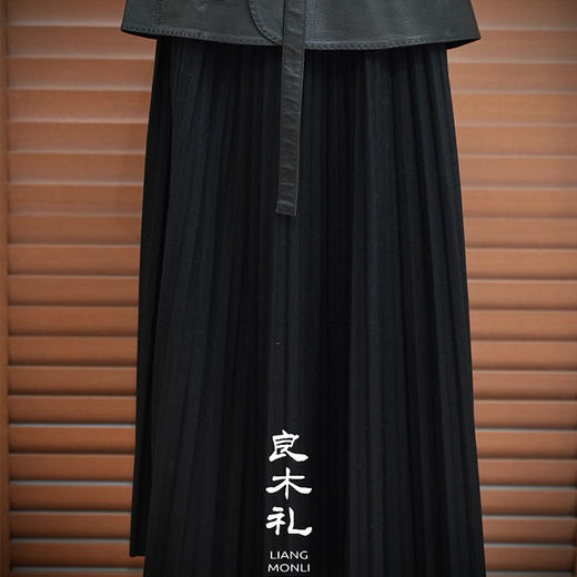 【预售7天】良木礼羊毛百褶半裙（Q2592451） 商品图1