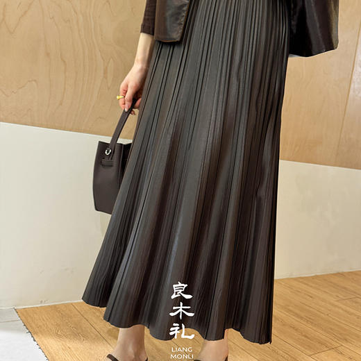 【特价不退不换】良木礼亮面百褶裙（Q2584171F） 商品图2