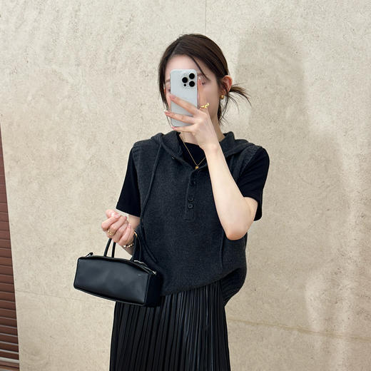 【预售7天】良木礼山羊绒连帽背心（Q2584518） 商品图0