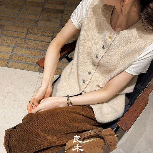 【特价不退不换】良木礼山羊绒马甲（Q2584512） 商品图1