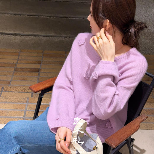 【预售7天】良木礼山羊绒花朵上衣（Q2584525） 商品图0