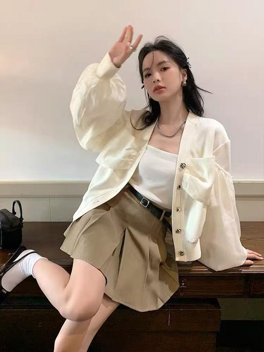 【设计师定制款】2928小香风外套女白色短款针织拼接泡泡袖V领高级感气质别致上衣-喜出 商品图1