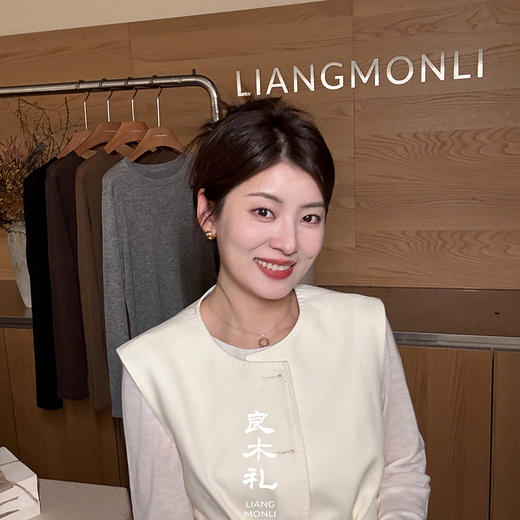 【特价不退不换】良木礼羊毛马甲（Q2592862） 商品图0