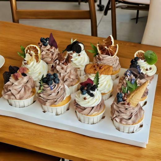 【派对盛宴杯子蛋糕】超好吃的蛋糕-杯子蛋糕 商品图0