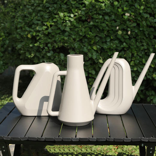 捷克进口Plastia长嘴浇水壶 象牙白 Gradient 1.4L 商品图2