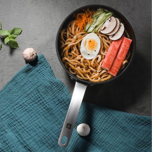 【一件包邮】ZW-EY001 20cm  炖锅轻巧易翻炒，锅内壁涂层，省油不粘易清洗 甘肃/青海/内蒙古/新疆/西藏/宁夏/海南/港澳台不发货 商品图1