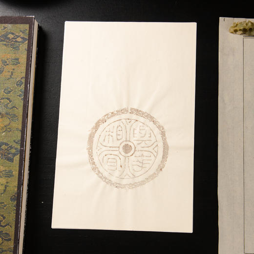 80年代荣宝斋制木版水印《秦汉瓦当》老信笺（一包48张） 商品图8