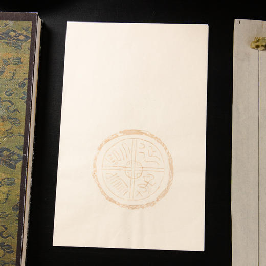 80-90年代荣宝斋制木版水印《秦汉瓦当》老信笺（一包48张） 商品图4