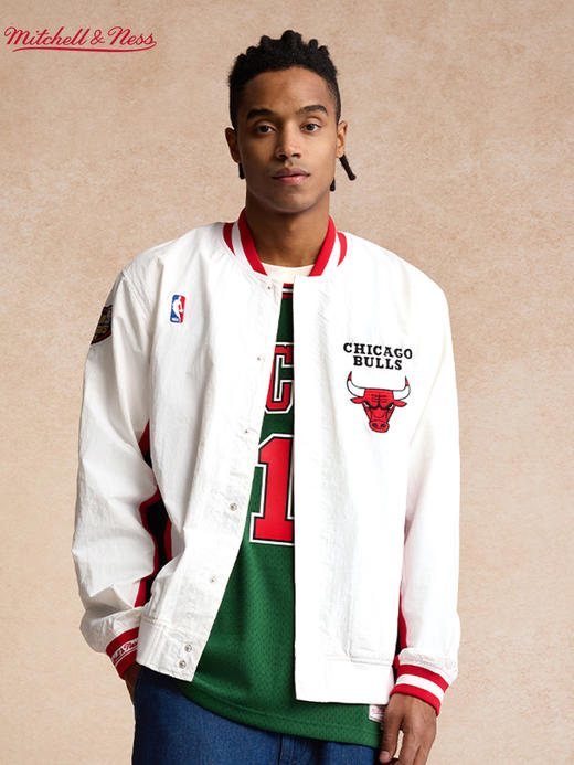 Mitchell&ness 芝加哥公牛Authentic夹克 商品图3