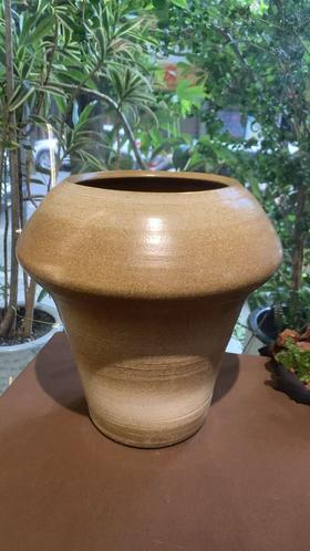 棕色花盆
