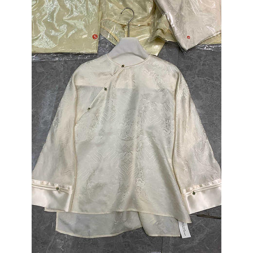 良木礼桑蚕丝斜襟上衣（Q2593321） 商品图0