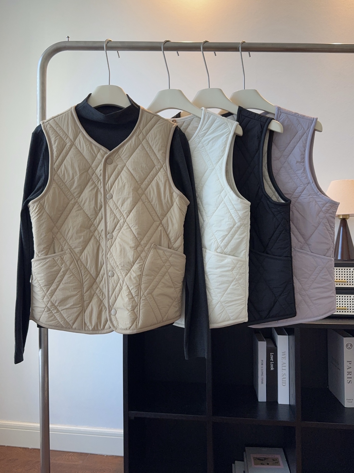 可拆翻领绗缝羊毛马夹