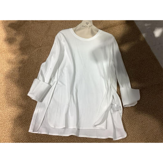 【预售7天】良木礼侧开叉休闲上衣（Q25101260） 商品图0
