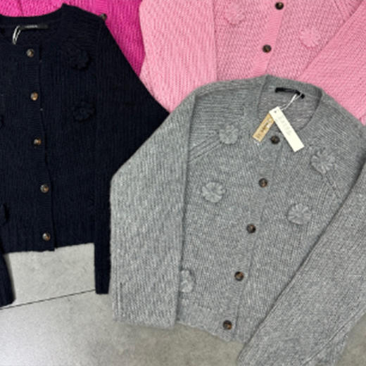 【预售7天】良木礼山羊绒上衣（Q25101502） 商品图0