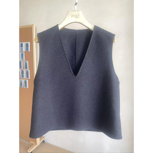 【预售7天】良木礼羊毛背心（Q25101270） 商品图0