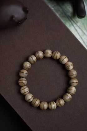 CX00087°达拉干 野生沉香手串 11mm