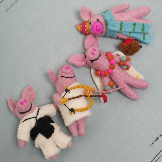 北京仓｜Felt So Good-Pork Chop Hanging Karate Pig-跆拳道小猪 羊毛毡 挂件［英国设计师］ 商品图6