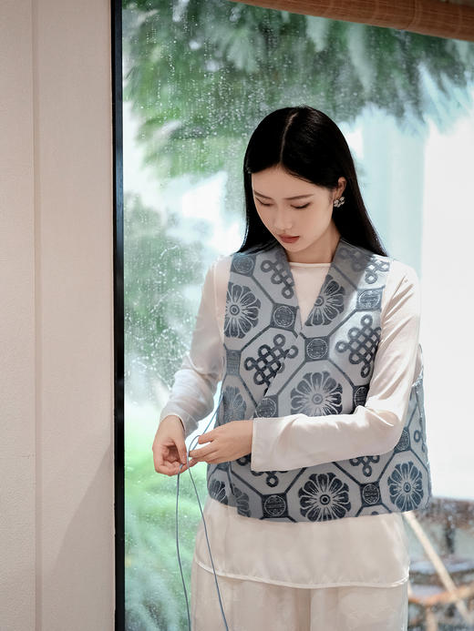 盛唐牡丹 | 吉祥结真丝漳缎系带马甲 商品图1