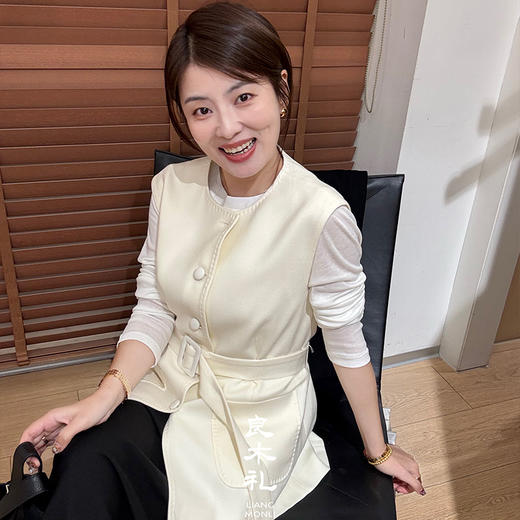 【特价不退不换】良木礼羊毛马甲（Q2592862） 商品图3