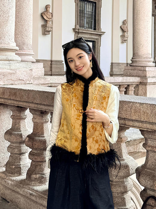 盛唐牡丹 | 冰裂梅花纹真丝漳缎棉马甲 商品图0