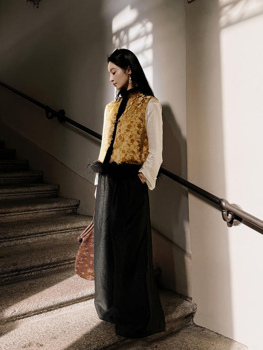 盛唐牡丹 | 冰裂梅花纹真丝漳缎棉马甲 商品图9