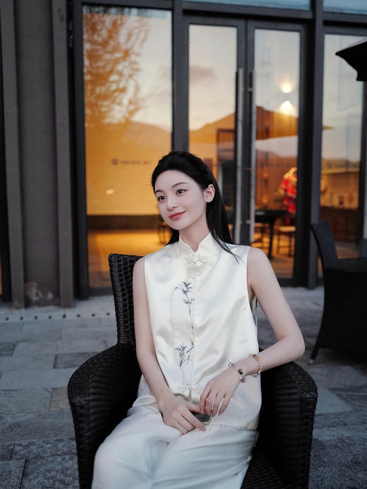 盛唐牡丹盛奢系列 | 文竹手绣重缎真丝马甲 商品图1