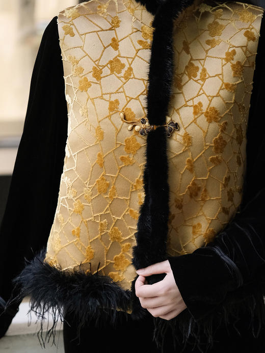 盛唐牡丹 | 冰裂梅花纹真丝漳缎棉马甲 商品图6