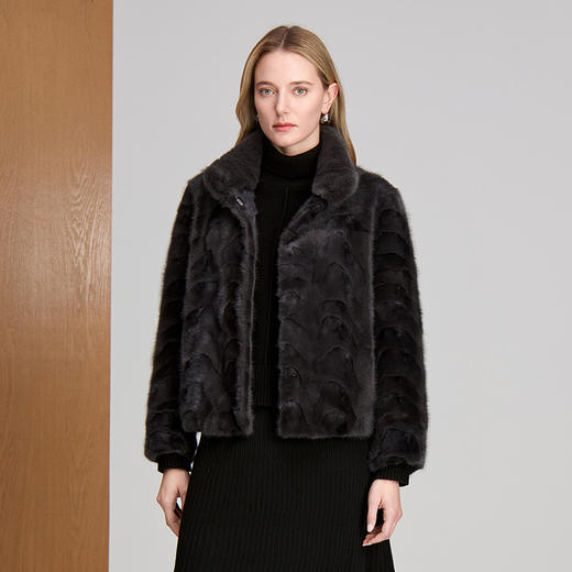 EITIE爱特爱短款小高领拼貂极佳海浪风格H版型简洁时尚皮衣8493112 商品图2