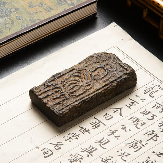 “菩萨造像”古砖制镇纸 商品图3