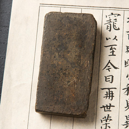 “菩萨造像”古砖制镇纸 商品图2