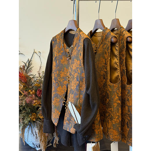 【预售7天】良木礼新中式马甲（Q25101201） 商品图0