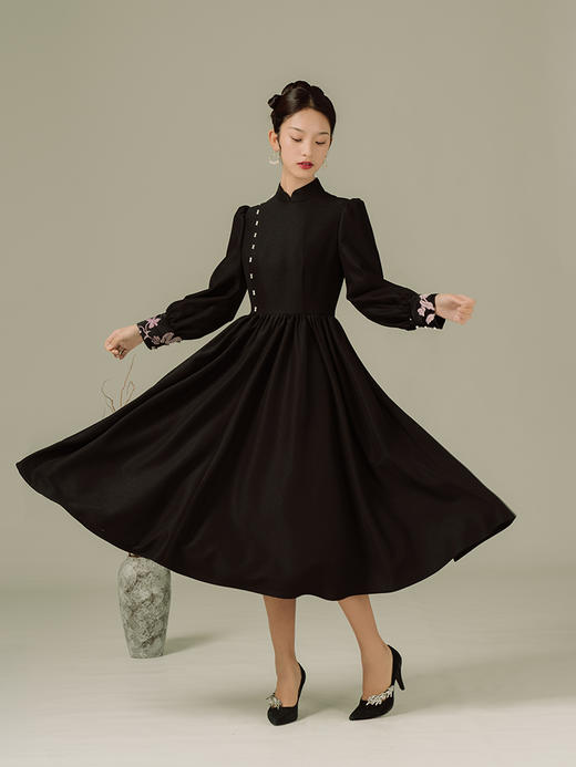 荷言GL旧时闺秀 盛轩 黑色新中式旗袍连衣裙 袖口拼接非遗漳绒 商品图1