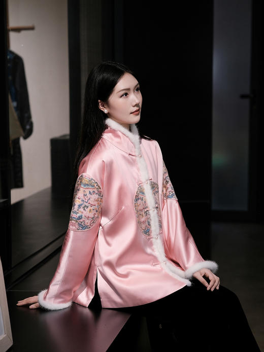 盛唐牡丹大师系列-王小潇 | 手绣灯笼景对襟上衣 商品图10