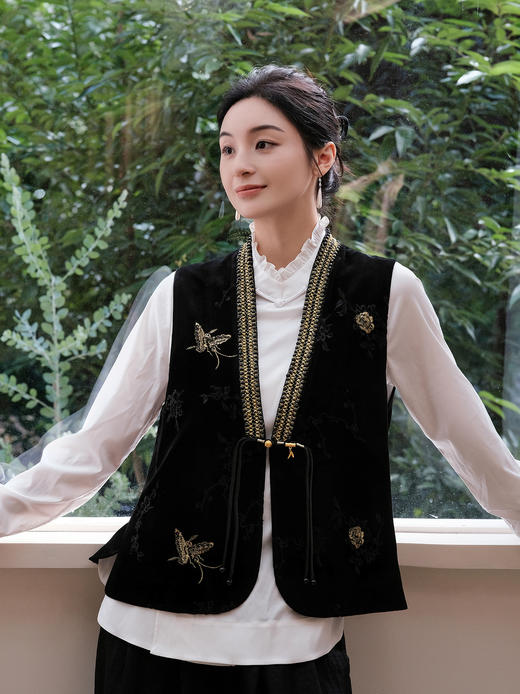 盛唐牡丹 | 黑金丝绒蝴蝶绣花马甲 商品图0