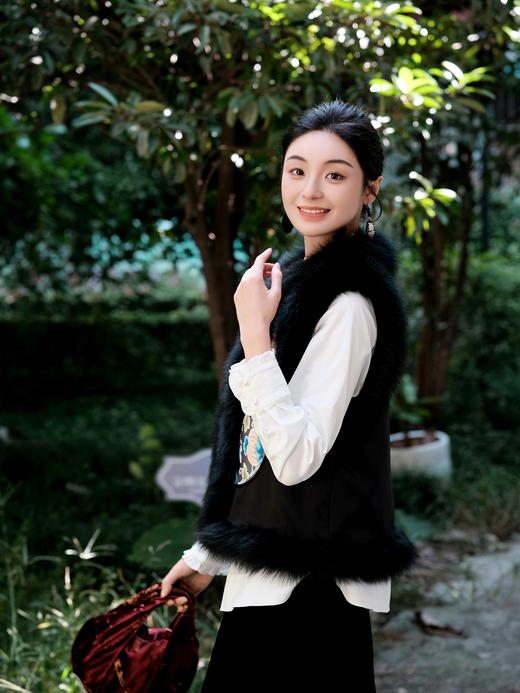 盛唐牡丹盛奢系列 | 手工打籽绣瓜瓞绵绵重缎真丝狐狸毛棉马甲 商品图1