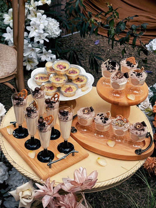 「中海汤泉」户外草坪婚礼甜品台案例 商品图4