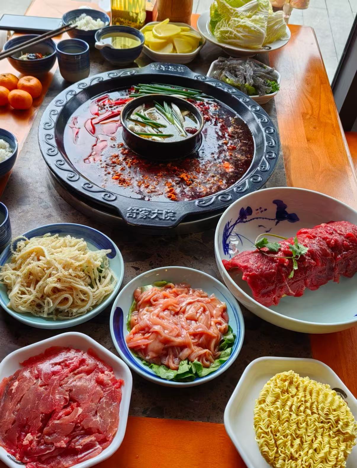 【舒家大院-星乐城店】4-6人餐12荤8素