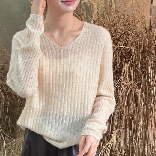【预售7天】良木礼山羊绒烫钻V领套衫（Q2584514） 商品图3