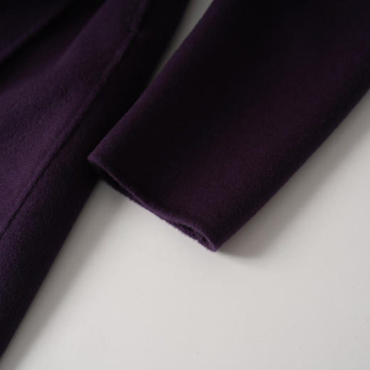 EITIE爱特爱简约领口本布腰带式收腰显瘦气质带胸针紫色保暖大衣8414102 商品图4