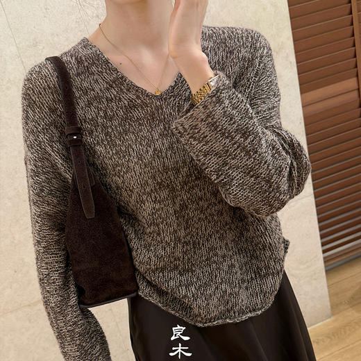 【特价不退不换】良木礼山羊绒V领上衣（Q2592461） 商品图1